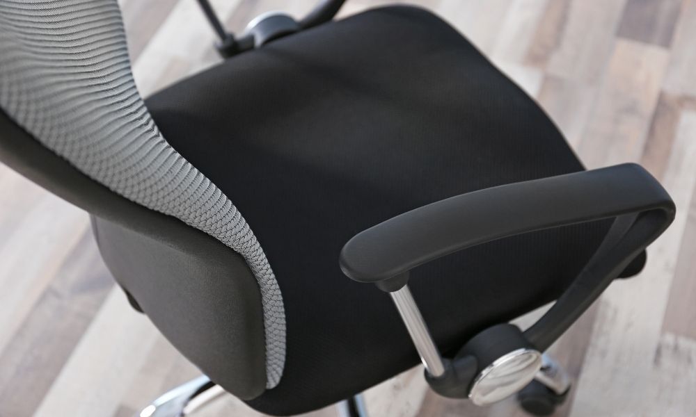 How Choosing the Right Office Chair Can Make a Difference