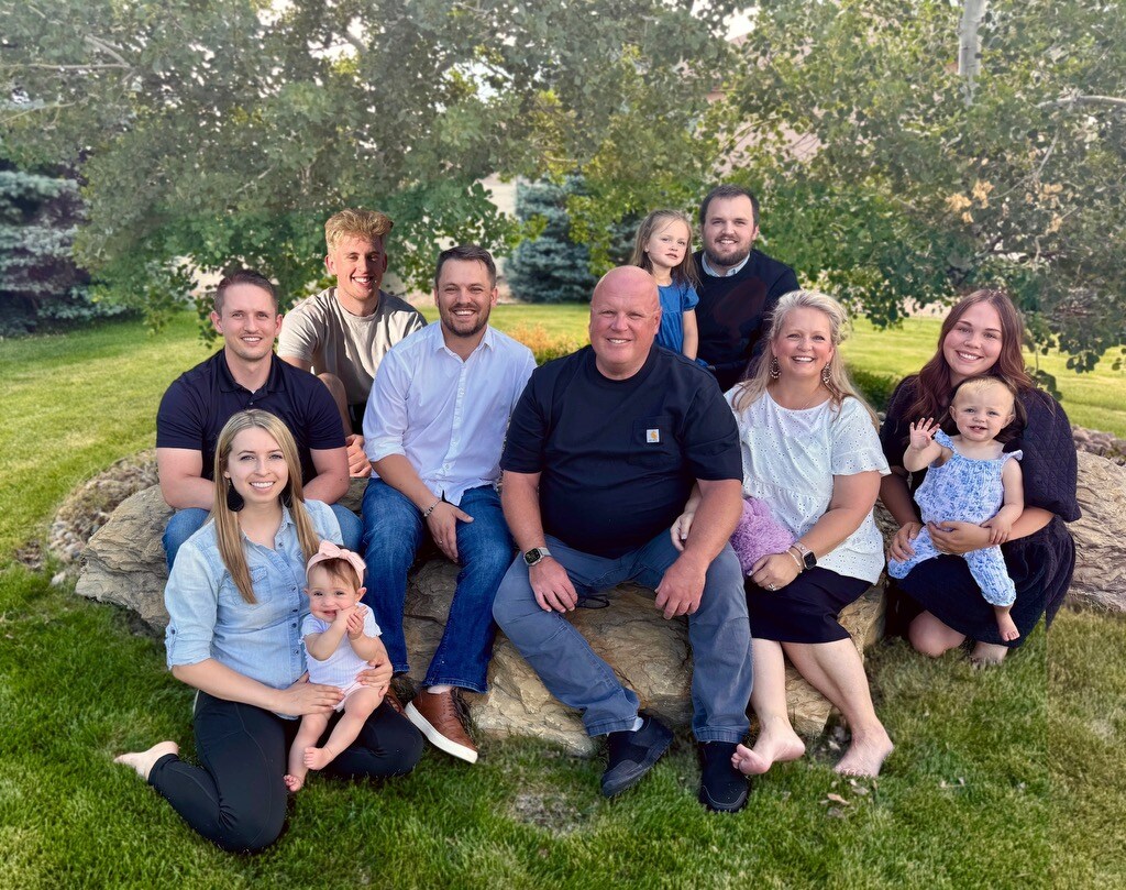 Current Flanigan's Furniture store or updated family photo